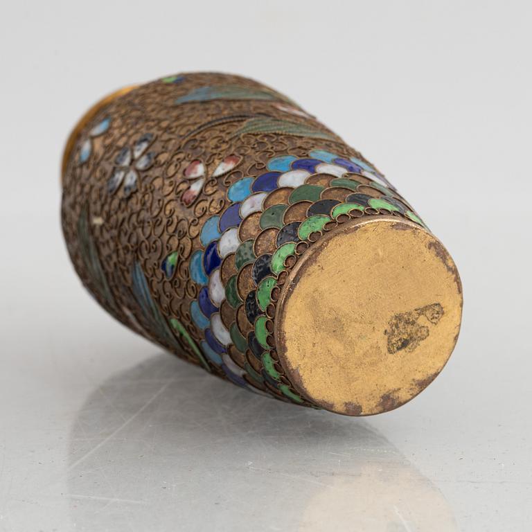 A cloisonné vase and jar with lid, China, around 1900.