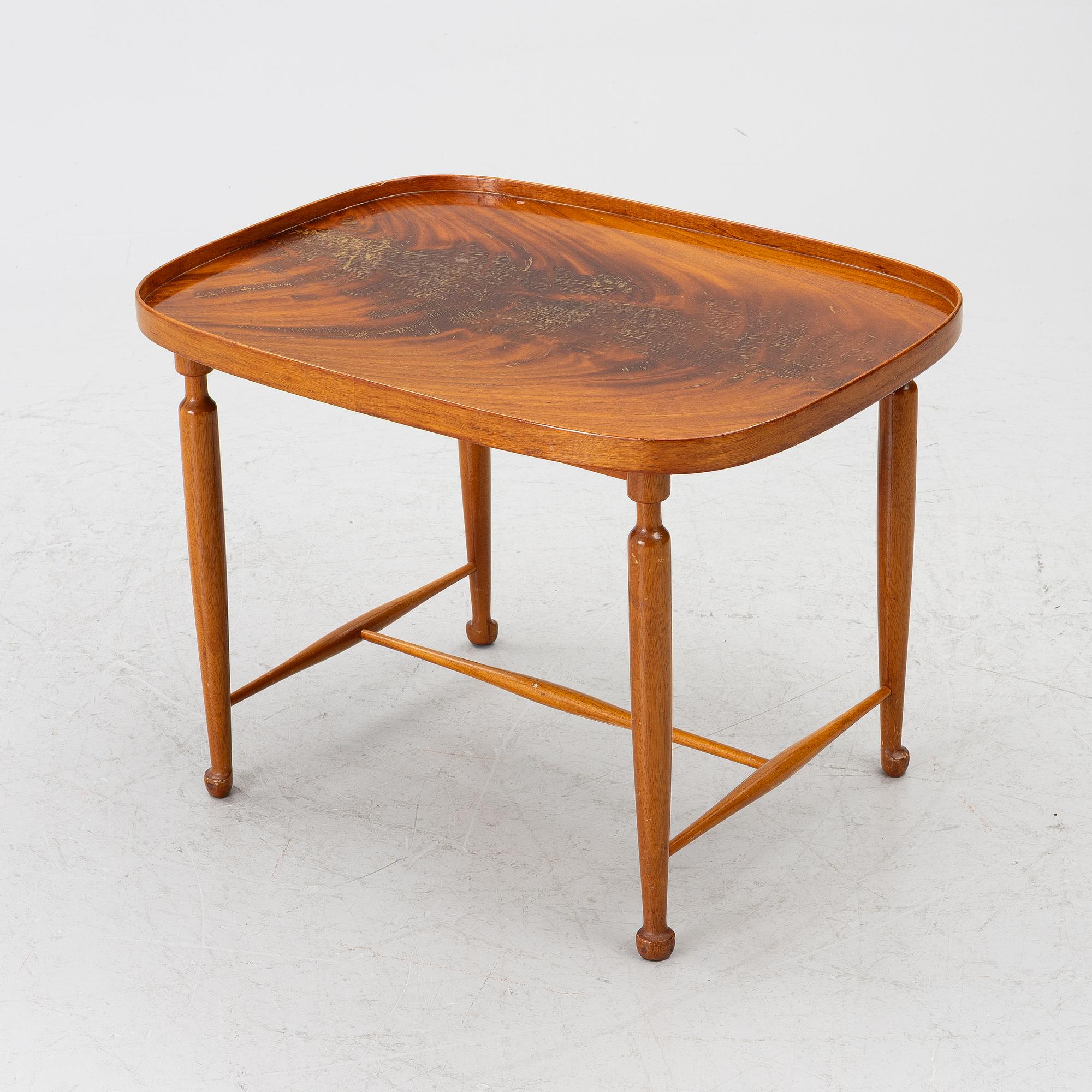 Josef Frank, soffbord / sidobord, modell B 974, Firma Svenskt Tenn, före 1985.