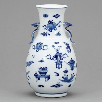 VAS, porslin, Kangxi-stil, 1900-tal.