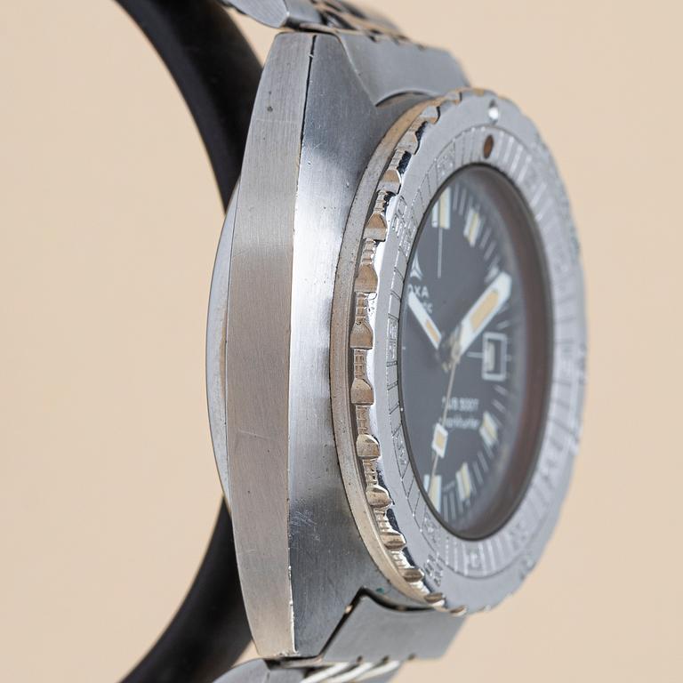 Doxa, by Synchron, SUB 300T, Divingstar, Sharkhunter, ca 1970.