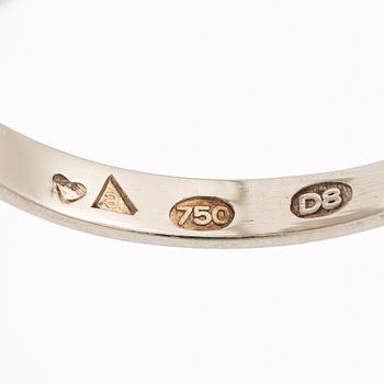 18K white gold ring set with brilliant-cut and single-cut diamonds, A. Koru 1981.