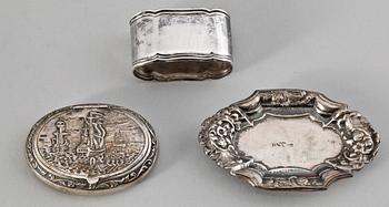 PARTI SILVER, ca 50 delar, mest Sverige, ett flertal olika mästare varav bla Nils Julinhn, Karlshamn 1843. Totalvikt ca 800 gram.