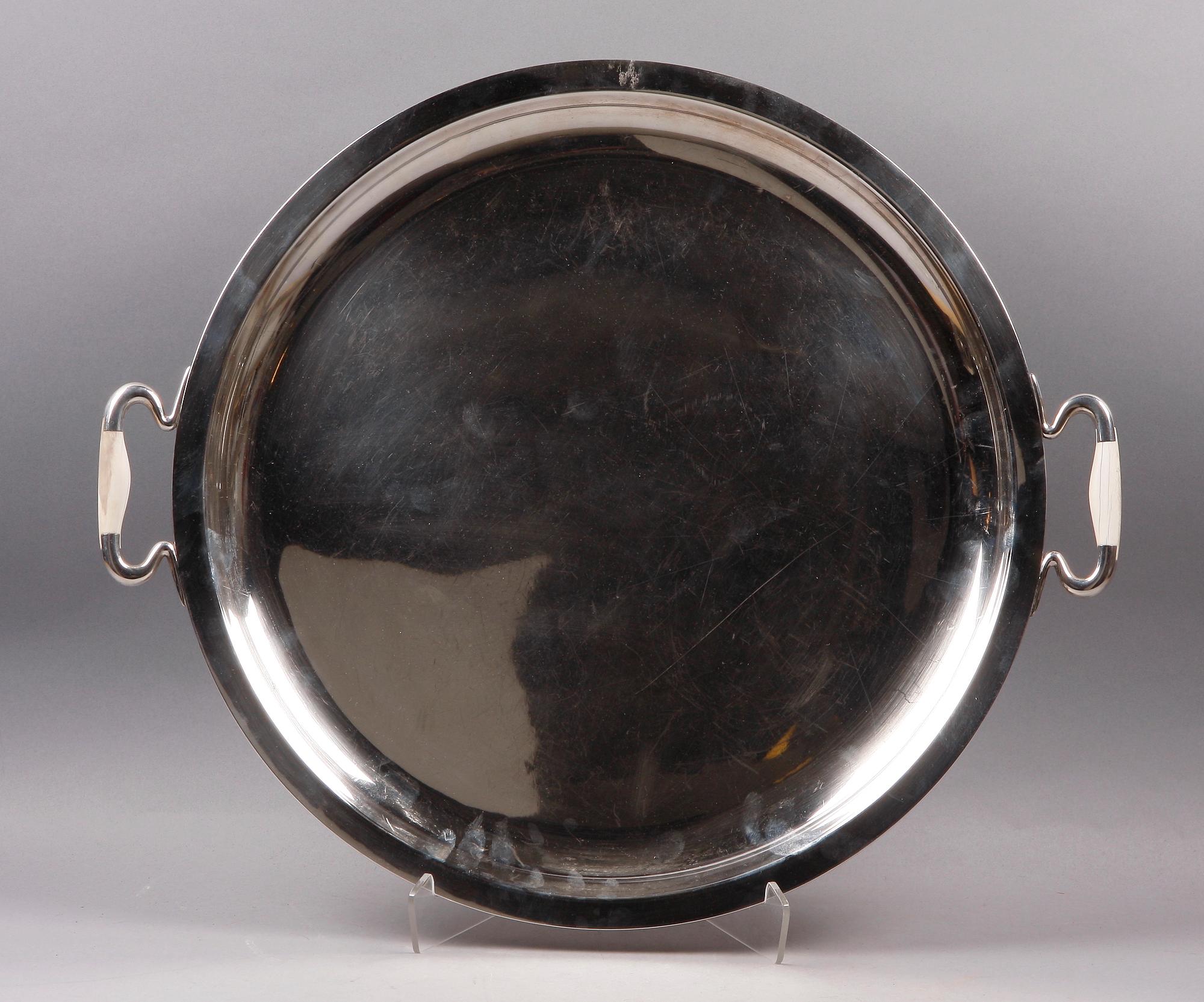 BRICKA, sterlingsilver, Franz Hingelberg Aarhus. Vikt ca 3000 gram.