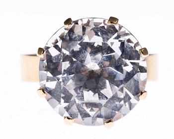 RING, guld 18K, bergkristall, Cesons Guldvaru, Göteborg 1978, totalvikt 8 gram.