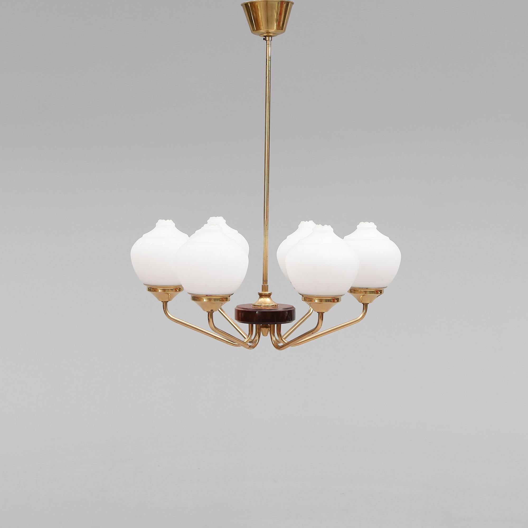 TAKLAMPA, 1900-talets mitt. Höjd 67 cm.