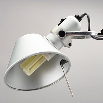 BORDSLAMPOR, ett par, "Tolomeo", Michele De Lucchi och Giancarlo Fassina, för Artemide, Italien.