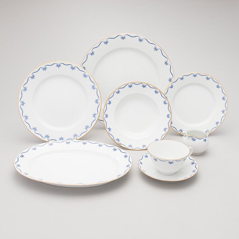 A 'Mårbacka' set of dinnerware and teacups, circa 32 pieces, Rörstrand Sweden, latter half of the 20th Century.