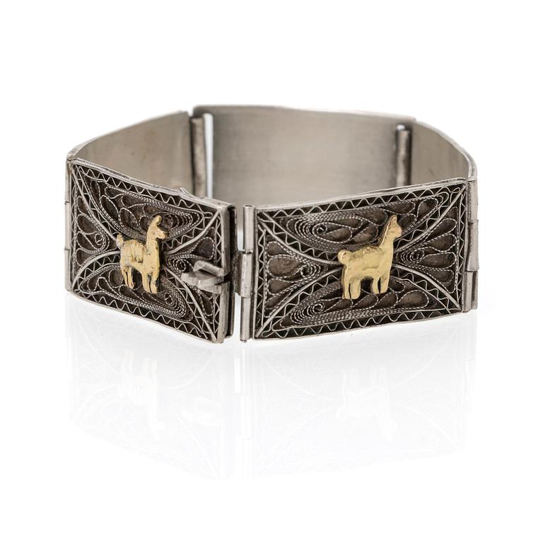 Armband av silver med detaljer av guld, Sydamerika 1950/60-tal.