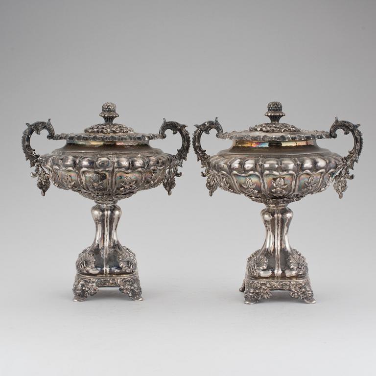 SOCKERSKÅLAR, ett par, silver, senempire, Falck & Dahlsten, Stockholm 1837.