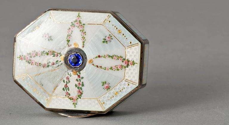 DOSA, silver och emalj. Tidigt 1900-tal, Tyskland.