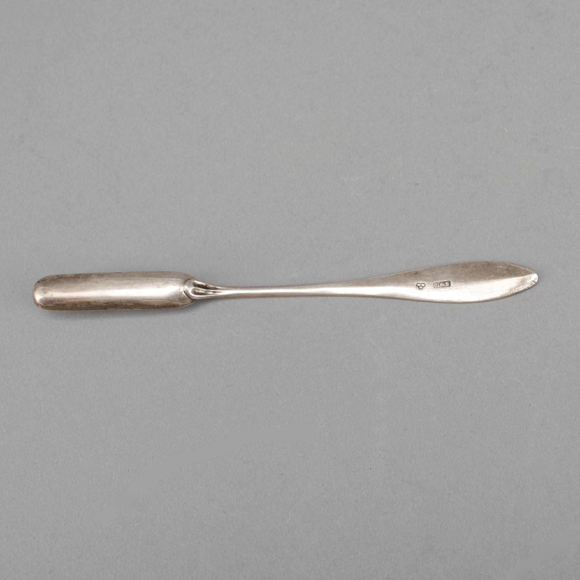 PARTI SILVER, 5 delar, silver, bland annat ett par manschettknappar i sterlingsilver, 1900-tal. Vikt ca 525 gram.