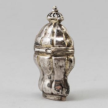 A silver snuff bottle, possibly Denmark, 1700/1800.