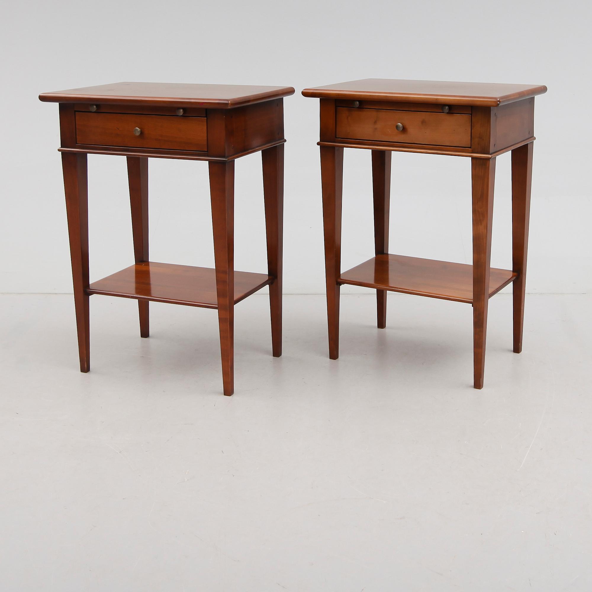 SÄNGBORD, 1 par, Richelieu, Frankrike, 1900-talets andra hälft.