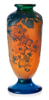 834. An Emile Gallé Art Nouveau cameo glass vase, Nancy, France.