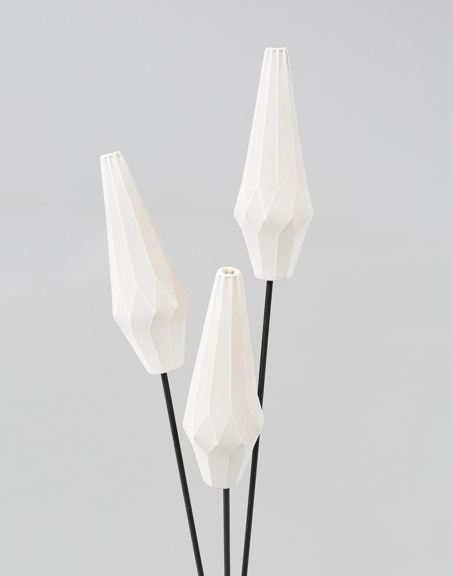GOLVLAMPA, 1900-talets tredje kvartal.