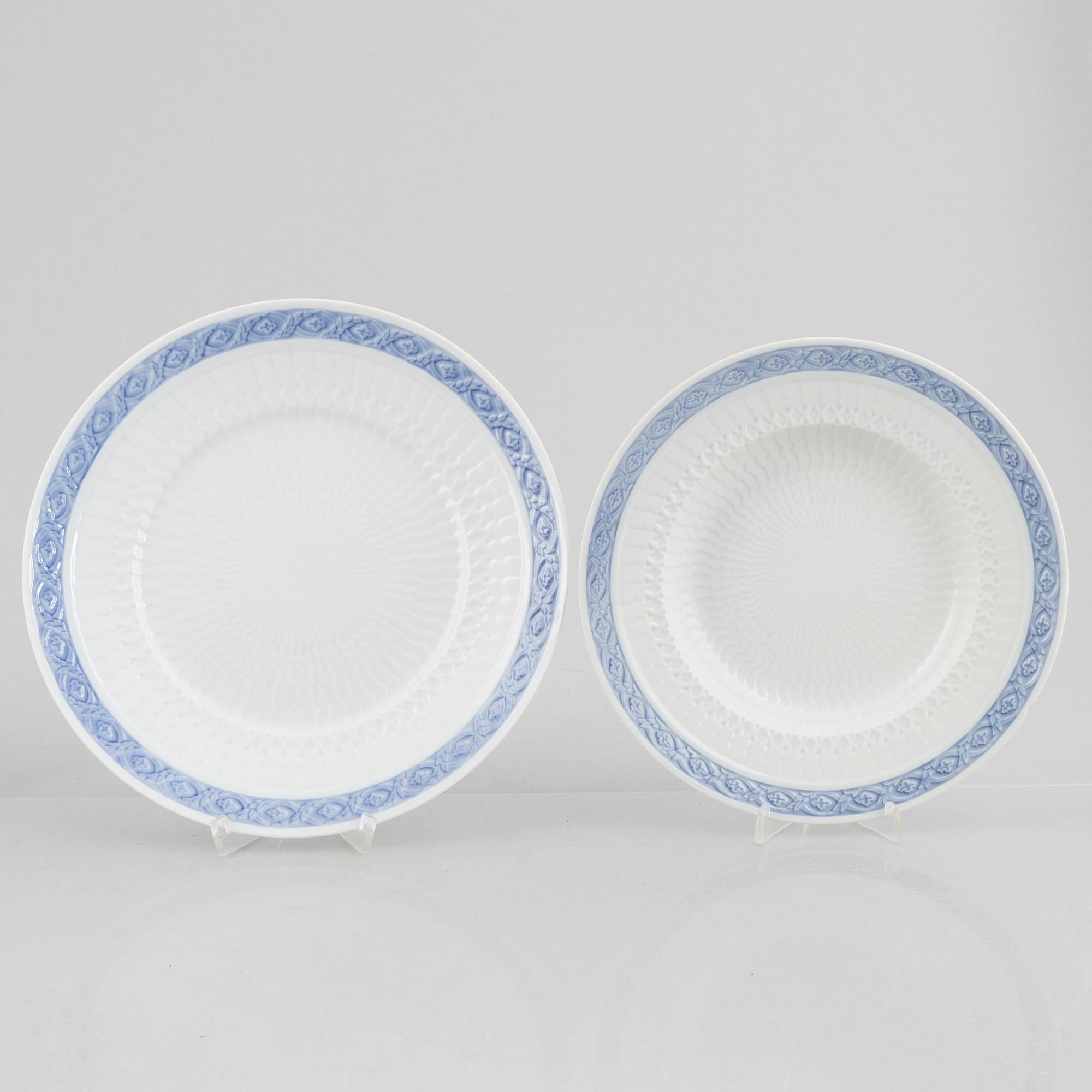 Royal Copenhagen, a 71-piece dinner and coffee service, 'Blå Vifte', Denmark.