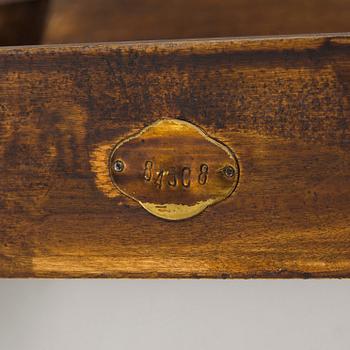 Vitrin / Skåp, modell Clifton ta Fritzies tillverkare Club Vintage Interiors 2011-2017.