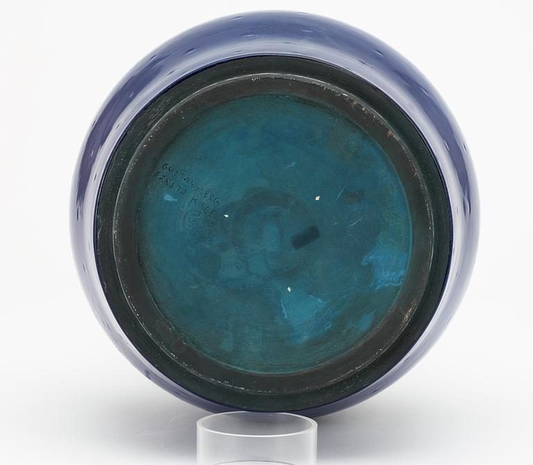 A Wilhelm Kåge 'Farsta' stoneware vase, Gustavsberg 1940.