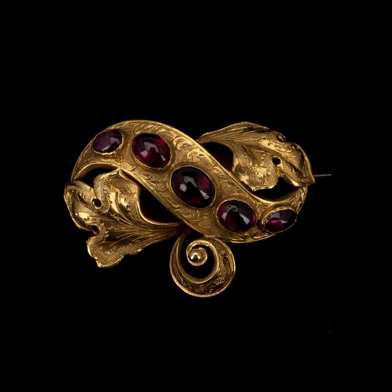 RINTANEULA, 18K Kultaa, granaatteja. 1800-luvun jälkipuoli. Paino 4,3 g.