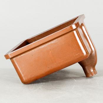 TVÄTTHO/HANDFAT, saltglaserat stengods, "V50", Höganäs, 1900-talets första hälft.