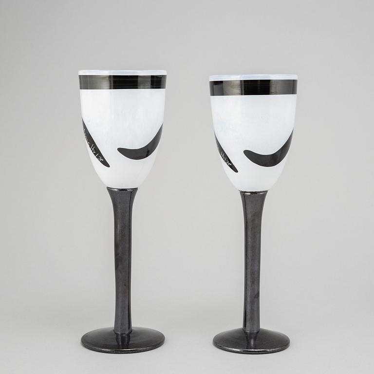 Ulrica Hydman-Vallien, vas, pokal, samt 6 glas, Kosta Boda, signerade.