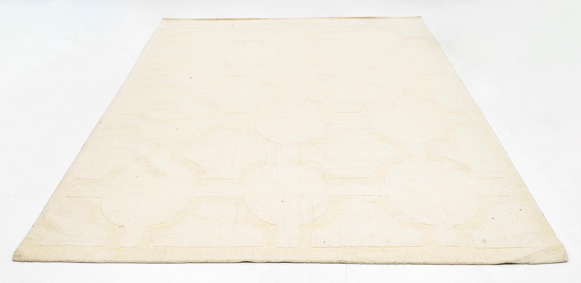 Matta, handtuftad, 'Entrance - bone white', Layered, ca 400 x 300 cm.