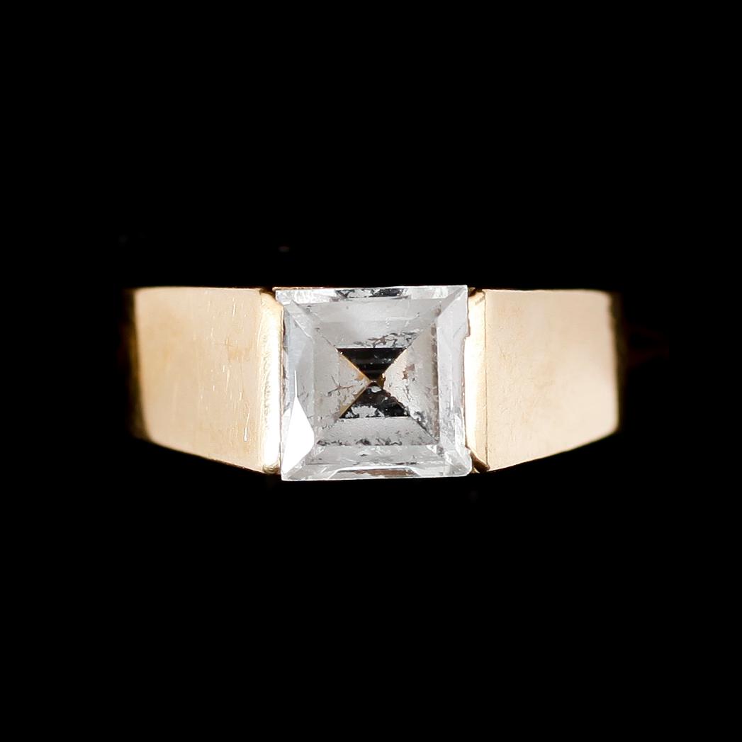 RINGAR, 2 st, 18 k guld, med pärla och bergkristall. Total vikt ca 7 gram.