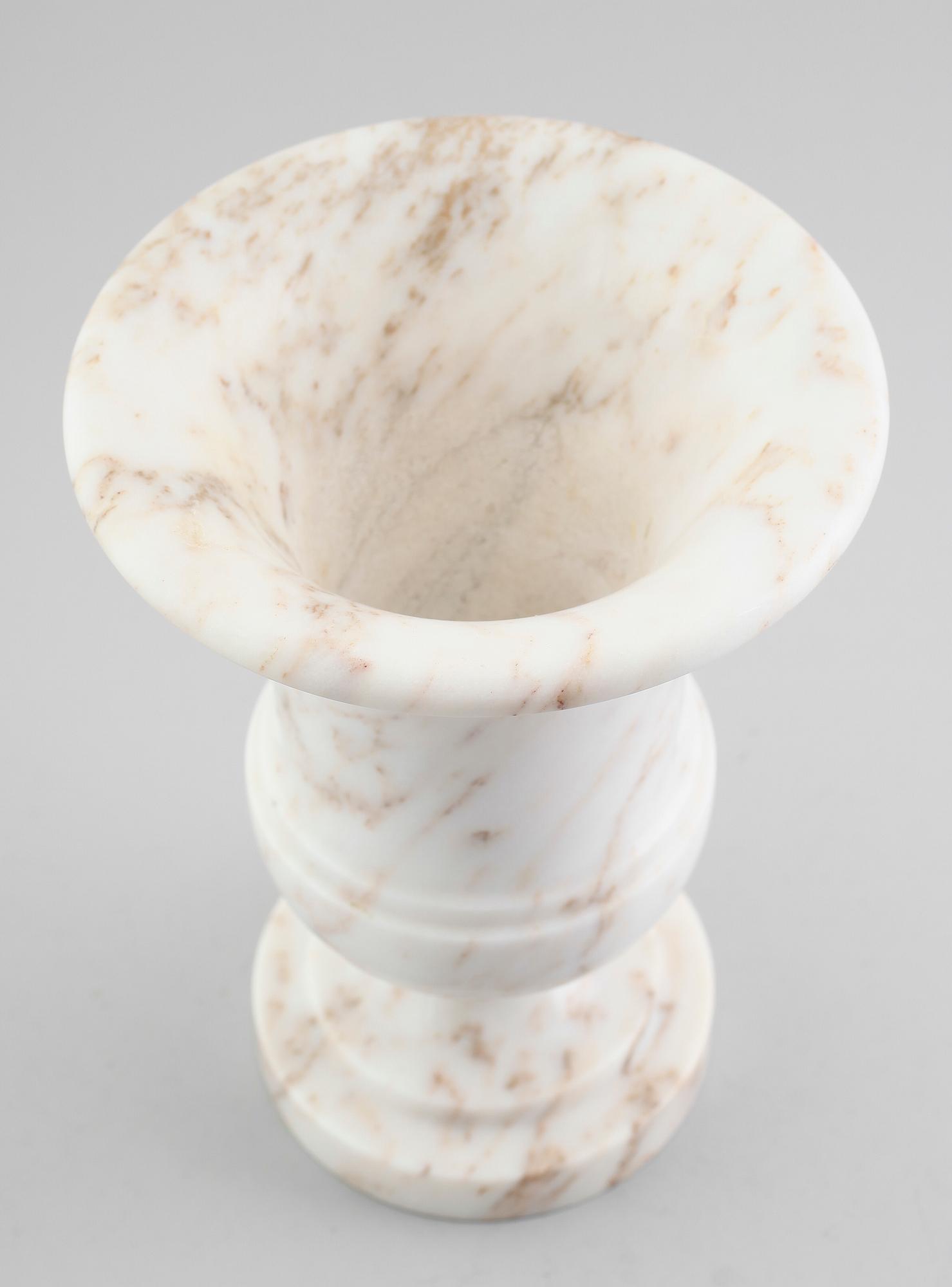 URNA, marmor 1900-/2000-tal.