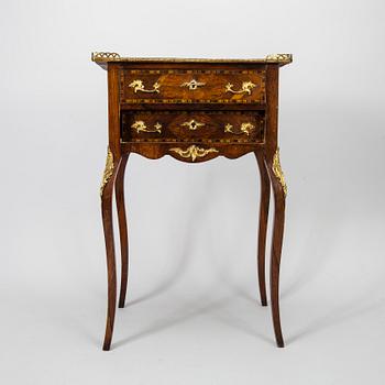 BORD / BYRÅ, rokokostil, Frankrike tidigt 1900-tal.