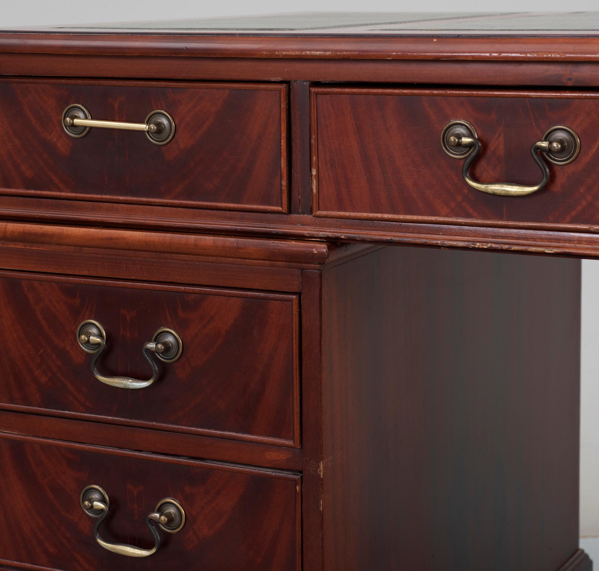 SKRIVBORD, England, 1900-tal.