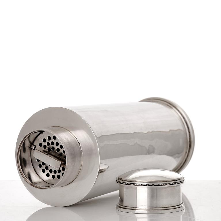 Atelier Borgila, a sterling silver cocktail shaker, Stockholm 1953.