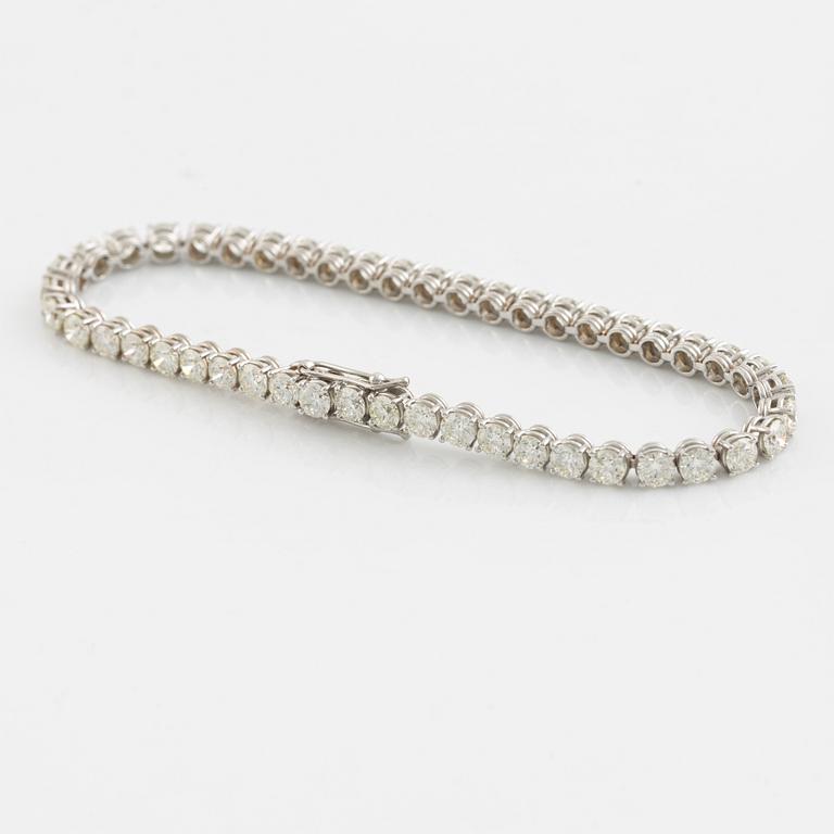 Tennisarmband med briljantslipade diamanter.