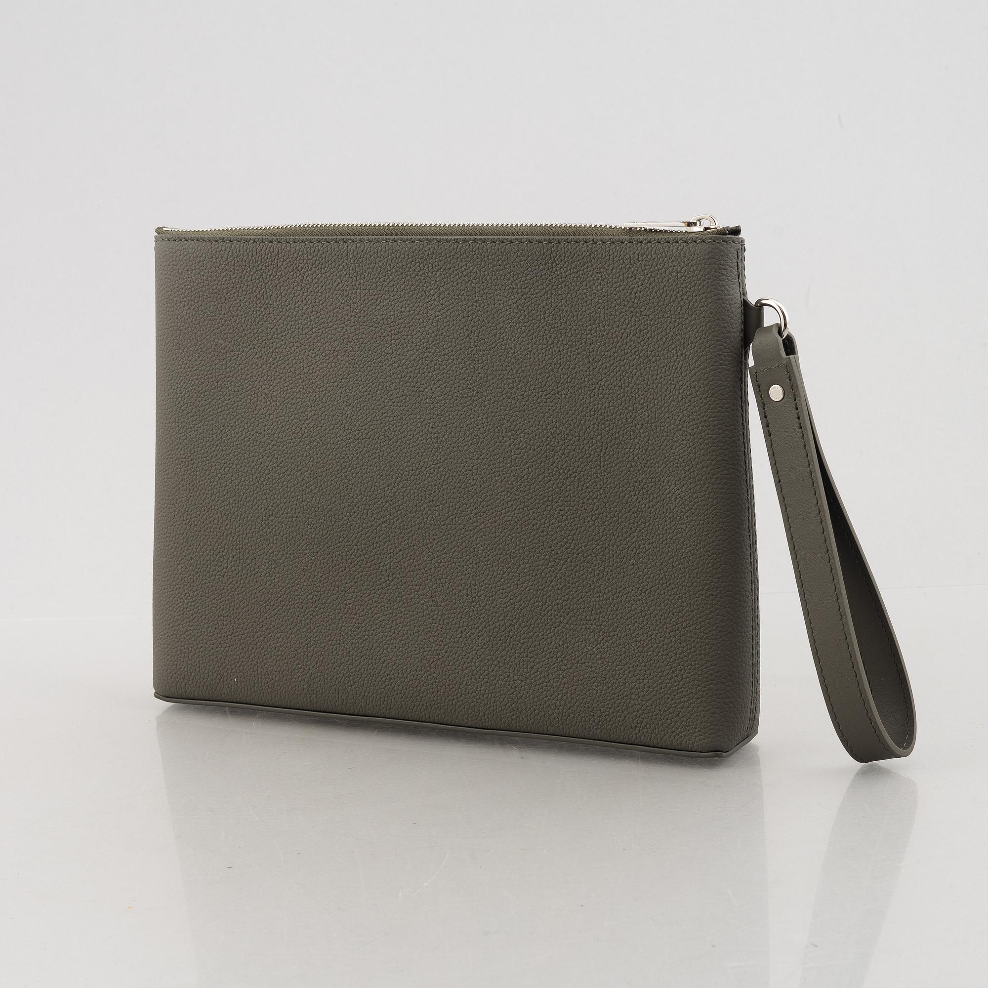 Louis Vuitton, clutch, Takeoff Pouch, 2022.