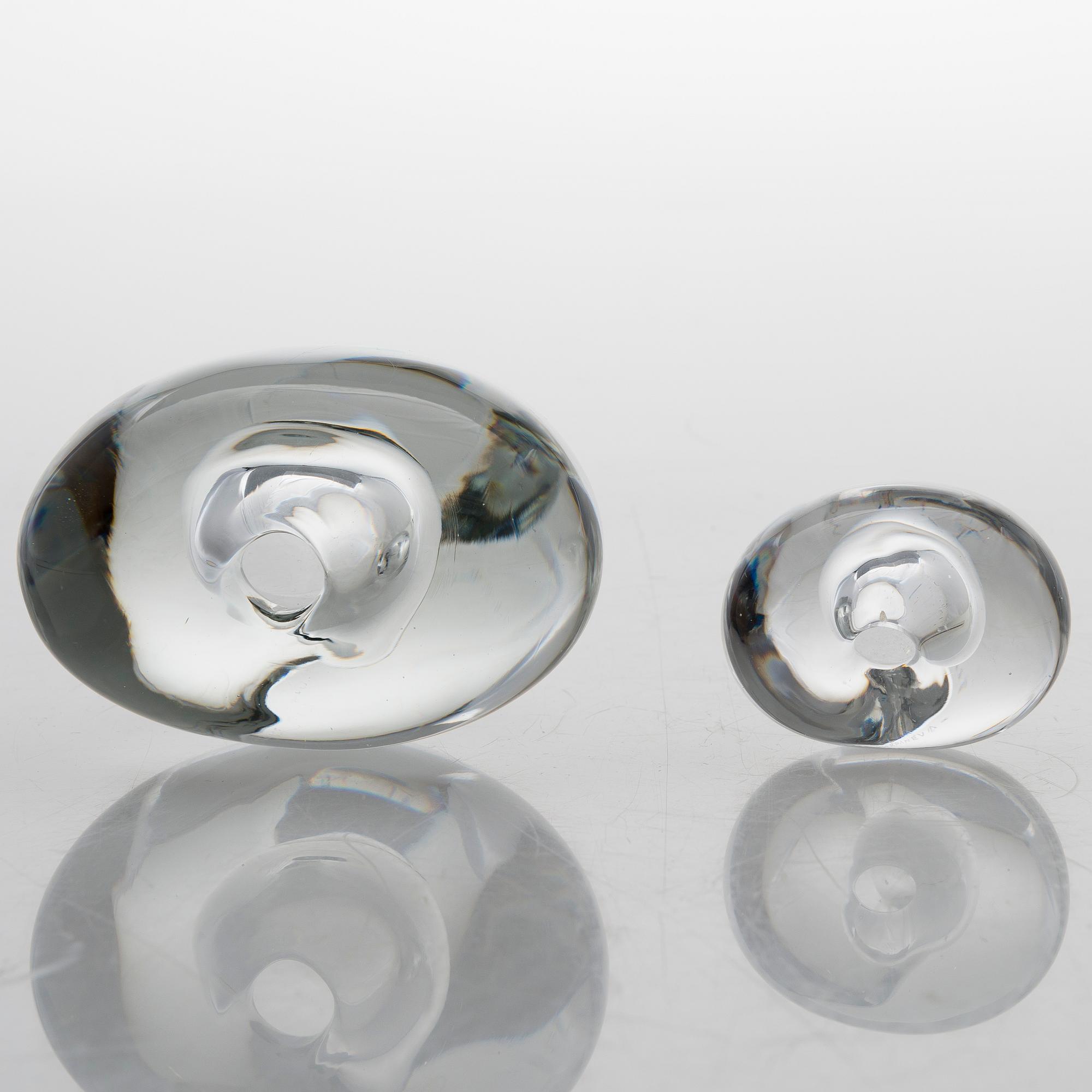 TIMO SARPANEVA, Two Glass Sculptures, "Sydän" (Heart), for Iittala, both signed.