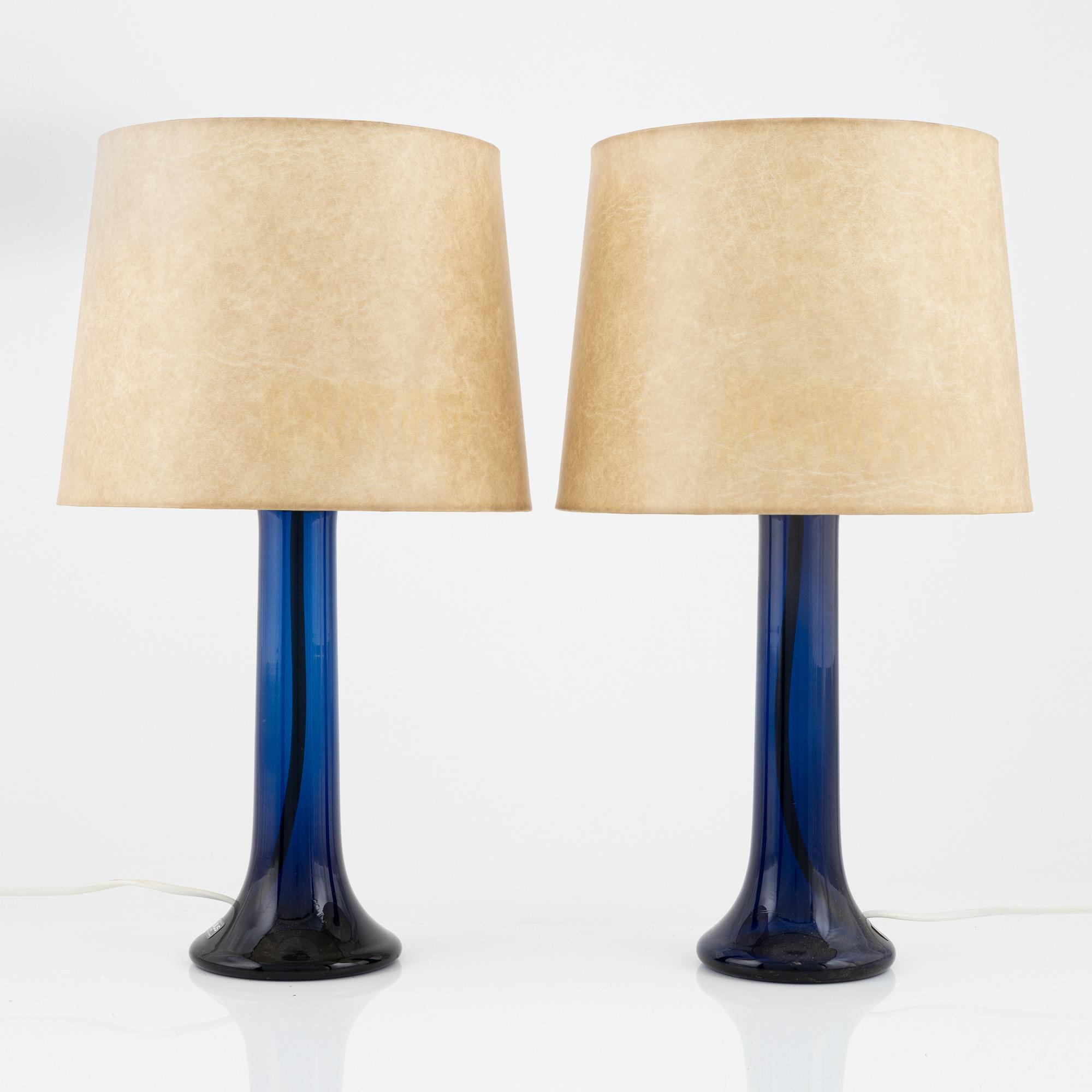 Uno & Östen Kristiansson, a pair of glass table lights, Luxus, Vittsjö.