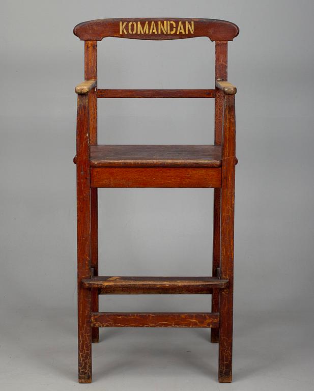 KAPTENSSTOL, märkt "Komandan", 1900-tal.