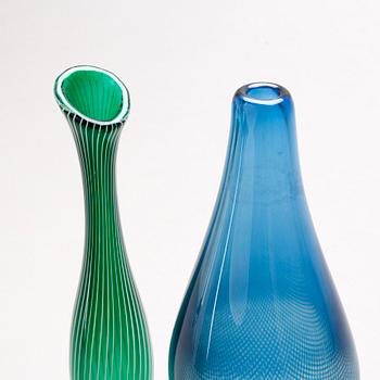 VASER, två st, glas, Vicke Lindstrand och Sven Palmqvist. 1900-tal.