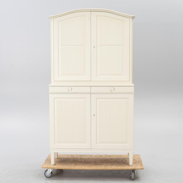 Carl Malmsten, skåp, "Herrgården", Åfors Möbelfabrik, 1950/60-tal.