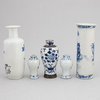 A group of five blue and white vases, Qing dynasty, late 19th/early 20th century.