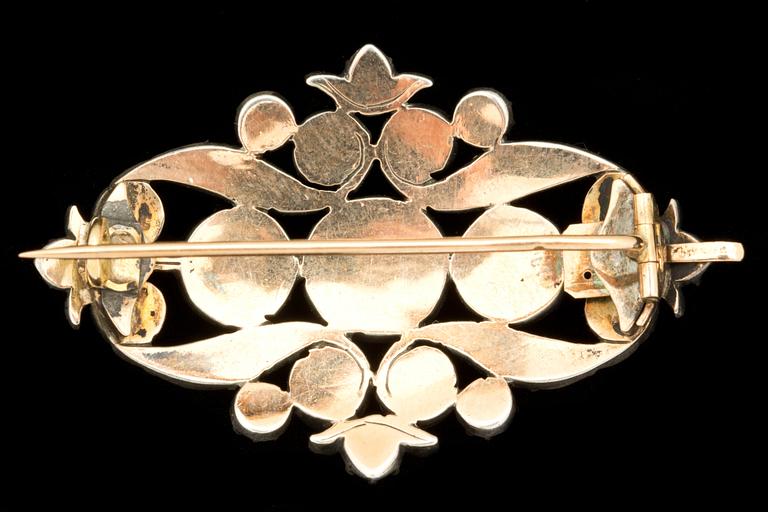 BROSCH, 18K guld samt silver med rosenslipade diamanter. 1800-talets andra hälft. Vikt 15 g.