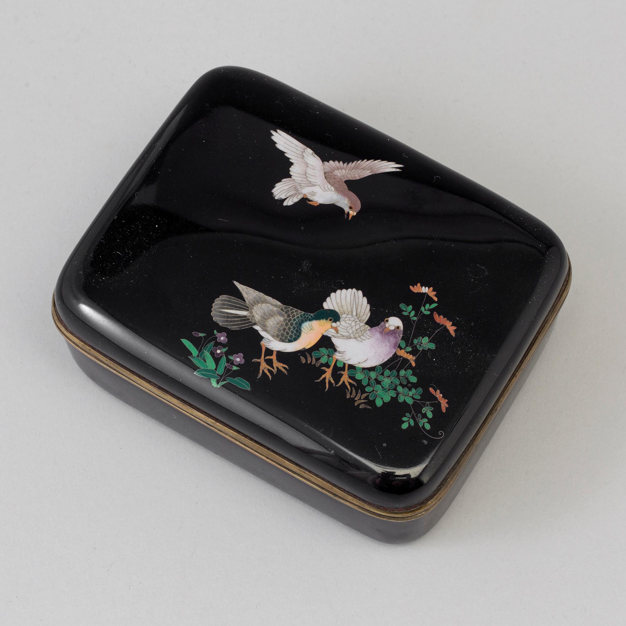ASK med LOCK, emalj på koppar. Japan, Meiji (1868-1912).