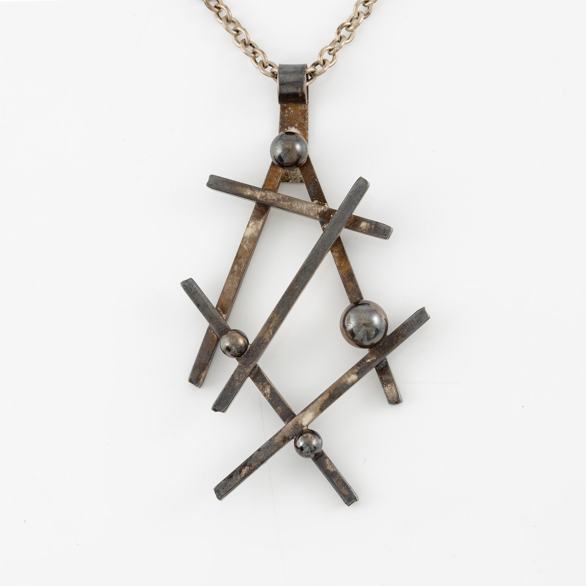 Hänge med kedja, nysilver, J. Andersson and Erik Dennung för AD Design, Danmark.