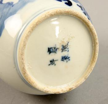 VAS, porslin, Kina, Kangxi-stil, 1900-1910.