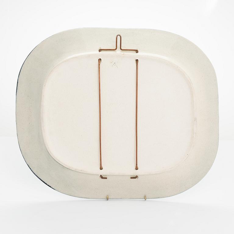 Birger Kaipiainen, a decorative plate signed Kaipiainen Arabia.