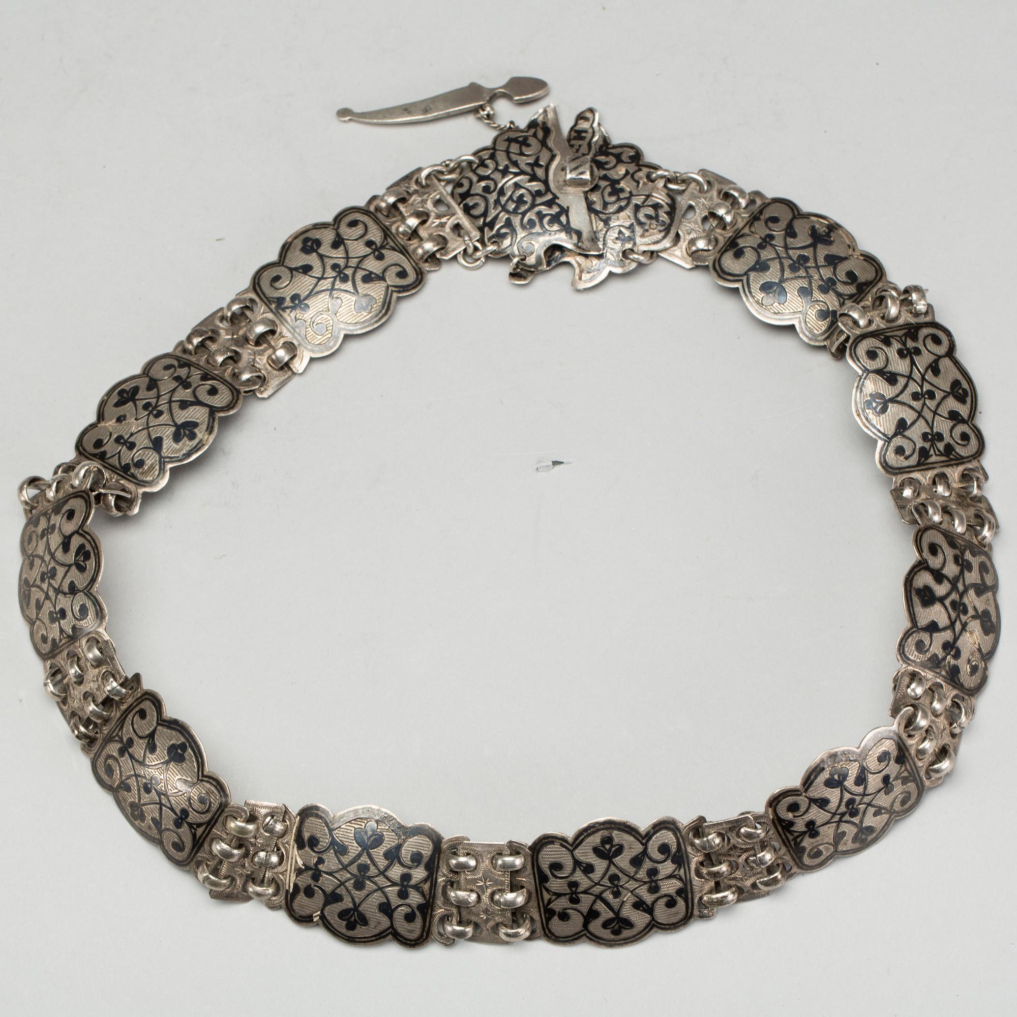 SKÄRP, silver, Ryssland, 1840. Ca 140 gram.