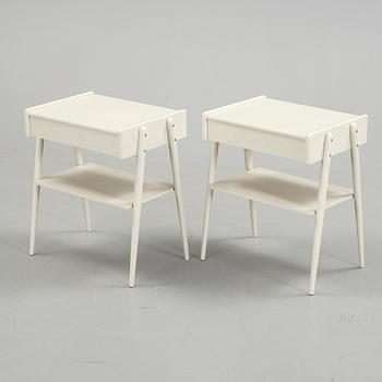 SÄNGBORD, grålackerade, 1950-tal.