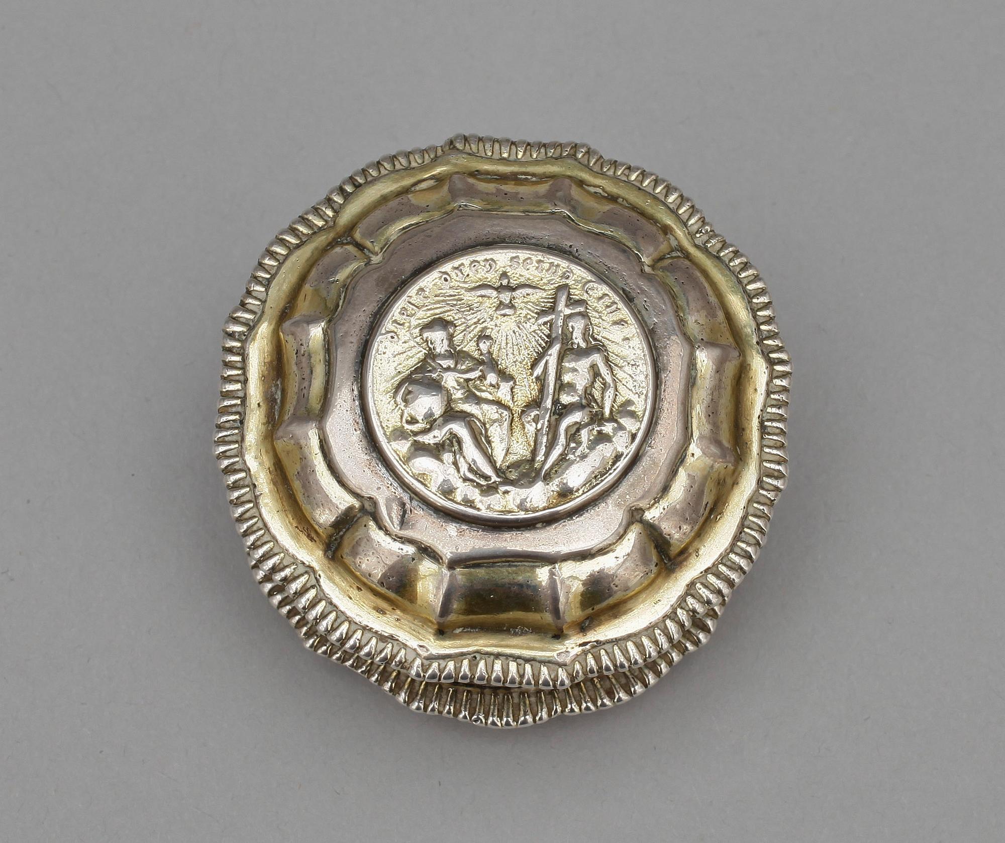 KYRKDOSA, silver, Niclas Fernlöf, Karlstad, 1746. Vikt 60 g.
