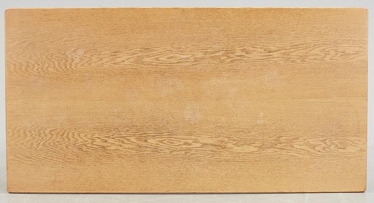 A SHAKER MODELL C18, dining table by Børge Mogensen.