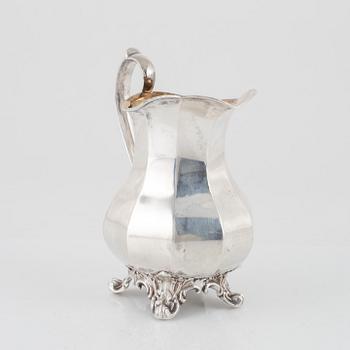 Gustaf Möllenborg, gräddkanna, silver, nyrokoko, Stockholm 1844.