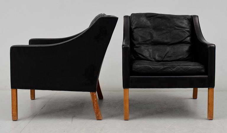 FÅTÖLJER, ett par, "2207", Börge Mogensen, Fredricia stolefabrik, 1900-talets slut.